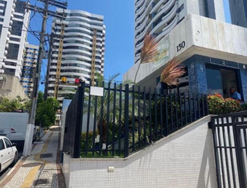 LOTE 001 APARTAMENTO DE N° 202, EDIFICIO RESIDENCIAL VARANDAS ALTO DO ITAIGARA, COM QUATRO SUITES, C, localizado em Salvador - BA, bairro Itaigara
