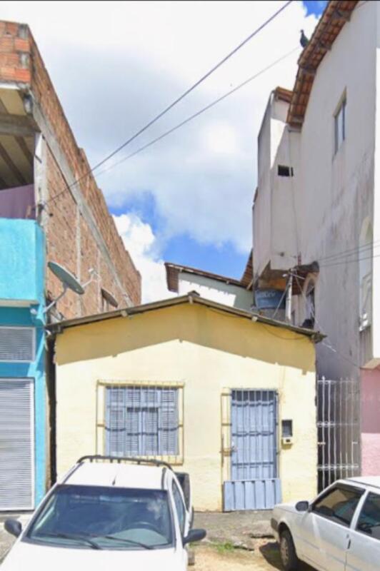 UM IMÓVEL SITUADO NA RUA ALMIRANTE BARROSO, Nº 539, CENTRO, ITAMARAJU/BA.