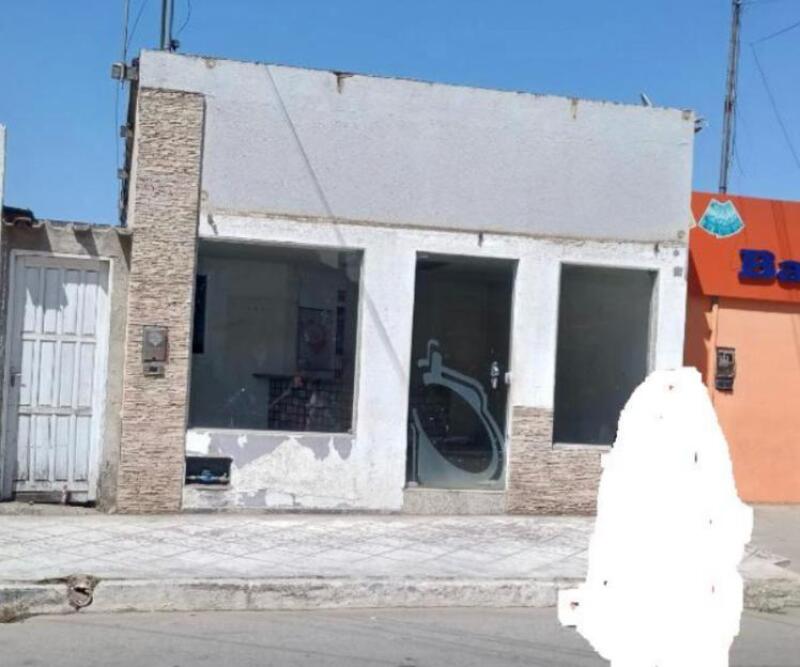 LOTE 001 UM LOTE DE TERRENO SITUADO Á RUA RIO BRANCO, MEDINDO 26X30, ÁREA CONSTRUÍDA COM 06 (SEIS) C, localizado em Cândido Sales - BA