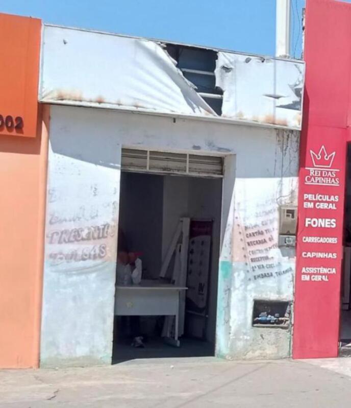 LOTE 001 UM LOTE DE TERRENO SITUADO Á RUA RIO BRANCO, MEDINDO 26X30, ÁREA CONSTRUÍDA COM 06 (SEIS) C, localizado em Cândido Sales - BA